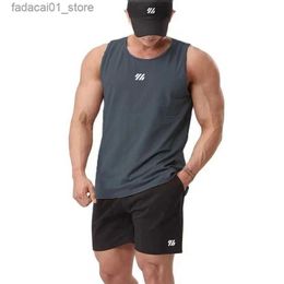 T-shirts masculins Nouveaux combinaisons pour hommes de 2 PC / set Sports Sports Running Shirts / Gilet + Sports Shorts Jogging Sportswear Suit Fitness Gym SetSQ240426