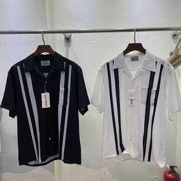 T-shirts masculins Nouveaux 2023 Wacko Maria Couleur de rayures à deux tons correspondant à manches courtes hawaïennes Summer Casual qualité Maria Shirts J240402