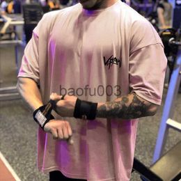 T-shirts pour hommes Nouveaux hommes T-shirt Gym Bodybuilding Vêtements À Manches Courtes Hommes Mode Casual Pour Hommes Tops Fitness Surdimensionné Sweat J230807