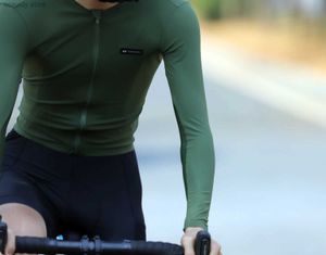 T-shirts masculins New Pro Team Long Seve Cycling Jersey Upf 50+ Protection Sun Coolback Tech Tabine CONCEPTION DE CLAR LOW CLAR POUR HOMMES ET FEMMES H240407