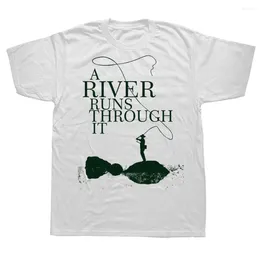 Camisetas para hombre Novedad Un río corre a través de la camisa de pesca con mosca Trucha Ropa de calle gráfica Manga corta Regalos de pescador Camiseta Ropa para hombre