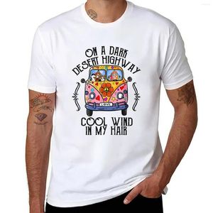 T-shirts voor heren op een donkere woestijnsnelweg Koele wind in mijn haar - Hippie Dog T-shirt blouse esthetische kleding heren