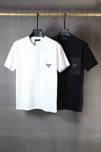 T-shirts pour hommes populaires 22ss Designers Tee Top Hommes Femmes t-shirts Nylon Triangle Lettres Poche Paris Mode T-shirt Manches Courtes T-shirts Noir Blanc M-2xl D389