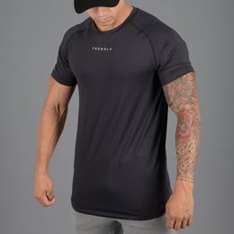 Heren T-shirts Pure kleur Gym Heren Mesh Polyester Slanke korte mouw Sport Bodybuilding Fitness Heren Workout Tees Tops