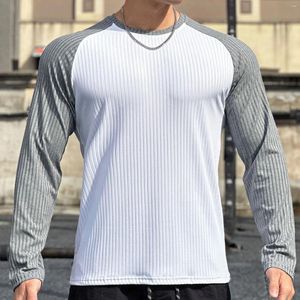 T-shirts pour hommes, couleur unie, col rond, tissu texturé, haut à manches longues, adapté aux hommes courts, grands et grands