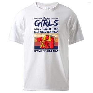 T-shirts pour hommes Certaines filles aiment les pompiers et la boisson T-shirt T-shirts pour hommes à la mode décontractée Vêtements doux et respirants T-shirt en coton cool
