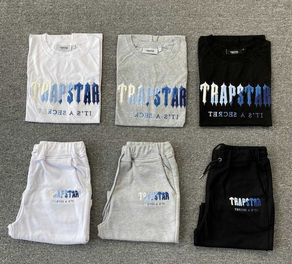 Hommes T-shirts Printemps Été Trapstar Sports Costume À Manches Courtes Hommes Femmes Haute Qualité Gym Formation Vêtements Loisirs T-shirt Design Classique 60ess