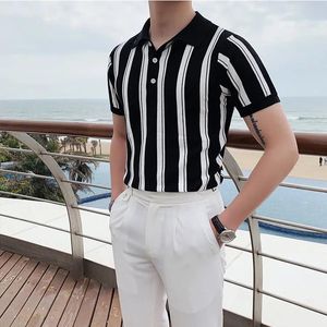 Camisetas para hombre Suéter de primavera Camiseta a rayas para hombre Solapa Moda delgada Lana Botones de negocios en blanco y negro Camisetas de manga corta para hombre