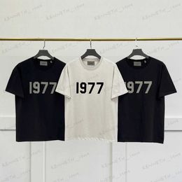 T-shirts pour hommes SS22 Nouveau numéro de poitrine 1977 Manches courtes Unisexe Lâche High Street Marque Trip Hommes et Femmes T-shirt T240126