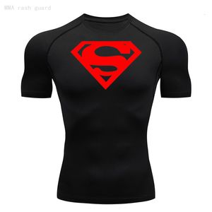 T-shirts pour hommes T-shirt d'été pour hommes T-shirt de musculation à manches courtes Chemise de compression MMA Fitness Séchage rapide Casual Noir col rond Haut pour hommes 230825