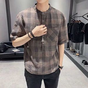 T-shirts pour hommes Summer Mens Casual Coton Bouton Mens Vêtements Designer Confortable Quotidien Casual Coréen Top Pocket T-shirt 2023 J240228