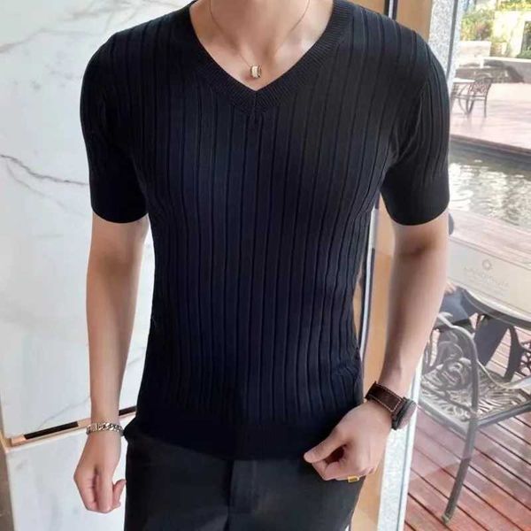 T-shirts masculins Été pour hommes rétro tricots court slve v collier solide élastique slim noir blanc confortable bandes verticales t-shirt h240506