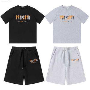 T-shirts pour hommes Été Trapstar T-shirts Top Qualité Brodé 20 Chenille Décodé Chort Set Saveurs de glace et Shorts pour femmes Z0221