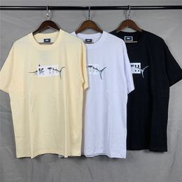 T-shirt da uomo t Designer Kithi Tech Fleece Trapezio luminoso riflettente Stampa Crew Cotone di alta qualità Magliette sportive traspiranti anti-pelucchi A07