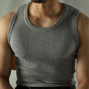 Hommes Débardeurs Homme Streetwear Décontracté Solide Tricoté Gilet Sport Gym Bottoming Shirt Été Côtelé Top Homme Slim Col Ras Du Cou Sans Manches Tees 230704