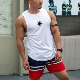 Camisetas sin mangas para hombres Gimnasio para hombres Fitness Casual Arco Dobladillo Elástico delgado Camiseta sin mangas para correr al aire libre Chaleco sin mangas Transpirable Ropa de entrenamiento cómoda 230710