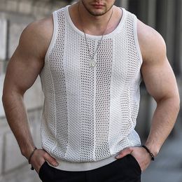 Heren tanktops zomerheren mode tanktop gebreide vaste kleur uit hol out o nek riemen mouwloze camisole heren vintage slanke vest streetwear 230522