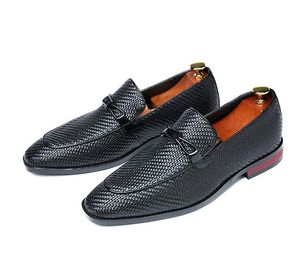 Zapatos de vestir de negocios con borlas para hombre, calzado Formal de oficina de cuero puntiagudo para hombre, calzado de fiesta a la moda para boda, talla grande 37-48