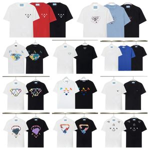 Camisetas para hombres Polos Diseñador de lujo Camiseta para hombres Alfabeto de verano para mujer Impresión Moda Palma Top Transpirable Casual Ropa de playa Manga corta Cuello redondo02