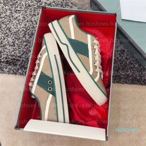 Tenis de los hombres 1977 zapatillas de deporte beige / ébano casual zapatos de lona verde y rojo web suela de goma deportes ocio ocio zapato zapato bajo-top Luxurys