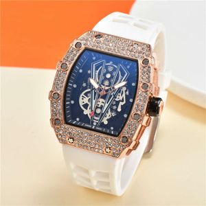 Herenhorloge met drie naalden, quartz sport, siliconen, wijnemmerstijl, eenvoudig volledig diamantontwerp