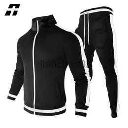 Survêtements pour hommes 2022 Hommes Survêtement Casual Marque Hoodies Hommes Ensembles Zipper Veste 2 Pièce + Pantalon Rayé Gym Costume De Sport Mâle Hip Hop Streetwear J230821