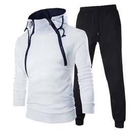 Survêtements pour hommes 2022 Tendances Costumes Veste de sport et pantalons de survêtement Automne Hiver Zipper Design Survêtement à capuche épaissi G221007