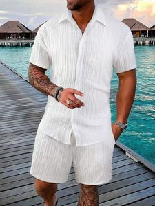 Survêtements pour hommes 2023 Mode d'été Style décontracté Couleur unie Costume à rayures Mâle de haute qualité Ensemble deux pièces Taille américaine