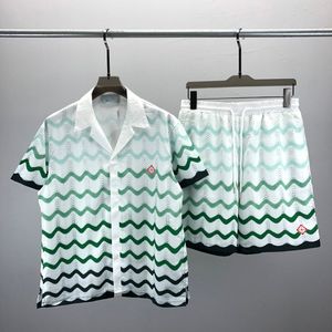 Chándales para hombres 2023 Tenis Flores Rayas Hombres Mujeres Conjunto corto T Shrt Hawaii Beach Estilo Traje Hip Hop Shirt Shorts Pareja Trajes A14