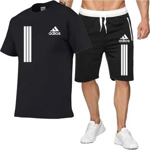 Tracksuits voor heren 2024 Summer Mens Fashion Korte mouwen T-shirt+Shorts Ademend 2-delige vrijetijdssport Jogging Fitness Set J240426