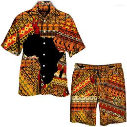 Survêtements pour hommes Imprimé africain Série Totem Ensemble hawaïen pour hommes Revers Chemise décontractée à manches courtes / Shorts de plage / Costume Style ethnique d'été