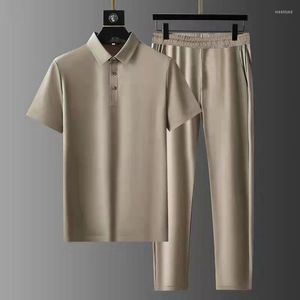 Chándales para hombre, conjuntos negros de verano para hombre, traje de secado rápido fino gris oscuro, camisa Polo informal, pantalones sueltos elásticos, conjunto de 2 piezas de moda