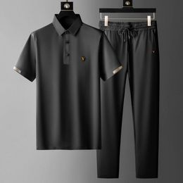 Chándales de hombre Conjuntos de hombre de verano negro Azul oscuro Traje fino de secado rápido Polo casual Pantalones sueltos elásticos Conjunto de 2 piezas de moda 230529