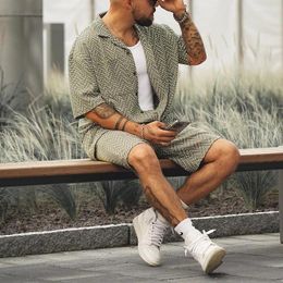 Survêtements pour hommes Vêtements décontractés Deux pièces Costumes Printemps Été Mode Chemises et shorts à revers Boutonnés Ensembles Hommes Vintage Streetwear