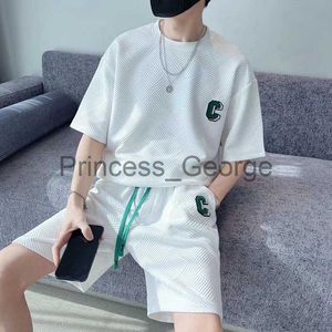 Survêtements pour hommes Casual Gaufre Harajuku Costume De Mode Hommes Femmes D'été Surdimensionné Coréen À Manches Courtes Tshirt Shorts Lettre Broderie 2pcs Ensembles x0627