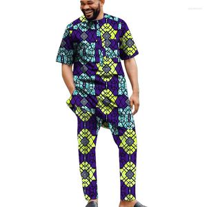 Survêtements pour hommes imprimé coloré manches courtes hommes ensemble hauts avec pantalon Style nigérian costume de marié mâle vêtements traditionnels africains