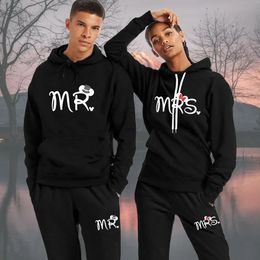 Survêtements pour hommes Couple Survêtement Mr Mrs Imprimé Lovers Vêtements Sweat à capuche en polaire Pantalon long 2 pièces Ensembles Printemps et Automne Vêtements de loisirs S4XL 230822