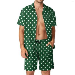 Survêtements pour hommes Vert Polka Dot Hommes Ensembles Rétro Imprimer Chemise Casual Ensemble Cool Vacances Shorts Été Costume Graphique Deux Pièces Vêtements Plus Taille