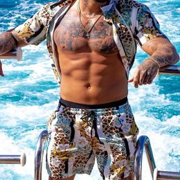Survêtements pour hommes Hawaiian Beach Casual Mode Imprimé Chemise à manches courtes Ensemble short et haut Vacances Volleyball Mâle Été