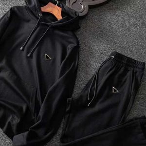 Survêtements pour hommes Ensembles à capuche Sweatshirts et pantalons Designer Jumpers Costumes Printemps Automne Survêtement Avec Lettres Budge Noir Bleu FTGK