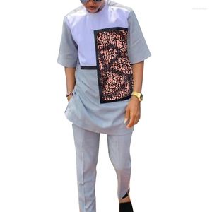 Tracksuits voor heren lichtgrijze herenset patchwork shirt met broek mannelijke Nigeriaanse mode -outfit Afrikaanse bruiloftsfeestjes kledingstukken