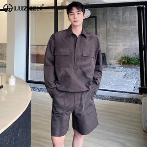 Spares para hombres Luzhen Design Stripe Fashion Fashion Camiseta de manga larga Sets de dos piezas de moda pantalones cortos elegantes LZ2173