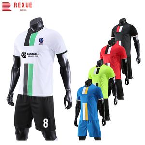 Chándales de los hombres Hombres Niños Equipo Club Soccer Jersey Set Sublimación personalizada Espacios en blanco 2 piezas Verano Camisas de manga corta Pantalones cortos Chándal de fútbol 230804