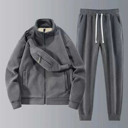 Survêtements pour hommes Hommes Automne Hiver Nouveaux costumes en molleton épais chaud deux pièces ensemble lâche col montant sac à bandoulière manteau pantalon mode tenues décontractées J231116