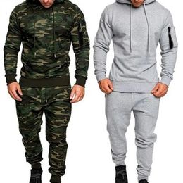 Trainingspakken voor heren Camouflageprint met capuchon en joggingbroek voor heren Herfst Wintersport Trainingspak Mannelijke trui Hoodies en joggingbroeken Outfit 231021