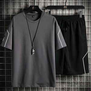 Chándales para hombre, camiseta para hombre, conjunto de pantalones cortos, camiseta informal transpirable de verano, conjunto para correr, traje deportivo con estampado de Harajuku a la moda para hombre 230804