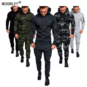 Survêtements pour hommes Survêtement pour hommes Sweat à capuche militaire 2 pièces Ensembles Costom Your Camouflage Muscle Man Automne Hiver Tactique Sweat Veste Pantalon 230204