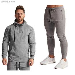 Survêtements pour hommes Costumes d'entraînement en coton pour hommes Gym Fitness Kits gris Sportswear Sweat à capuche Pull de sport Ensembles de jogging à capuche Survêtements de course pour hommes Q230110