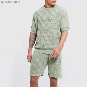 Survêtements pour hommes Mens Crochet Summer Set Mens Fashion Set Casual Sportswear Loose Fit Chemise à manches courtes tricoté deux pièces Set Q240314