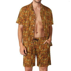Survêtements pour hommes Orange Tiger Print Hommes Ensembles Bright Animal Stripes Casual Shirt Set Streetwear Beachwear Shorts Costume d'été 2 pièces Plus
